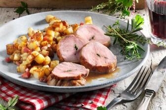 Kräuter-Schweinefilet mit Bratkartoffeln