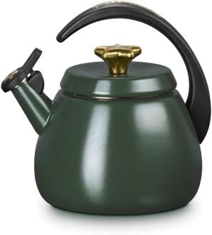 Le Creuset Wasserkessel Cloche L Étoile in forêt