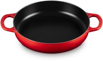 Le Creuset Servierpfanne Signature mit zwei Griffen in kirschrot