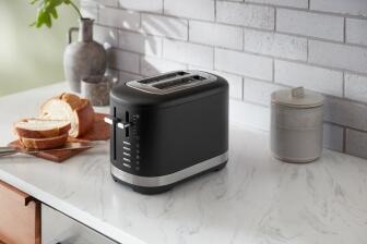 KitchenAid Toaster mit manueller Bedienung in schwarz matt