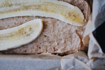 Bananenbrot mit Ahornsirup-Erdnuss-Flavour