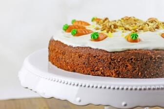 Carrot Cake mit Zitronen-Frischkäse-Topping